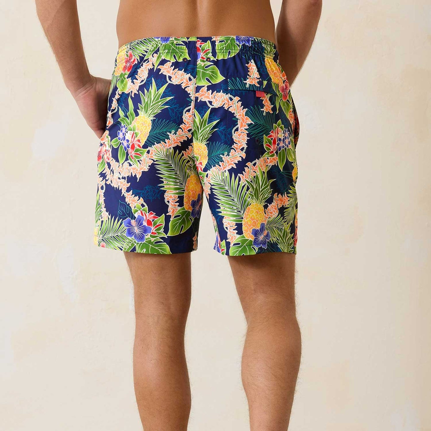 Tommy Bahama Naples Lei in Paradise 6-Inch Swim Trunks - Island Navy