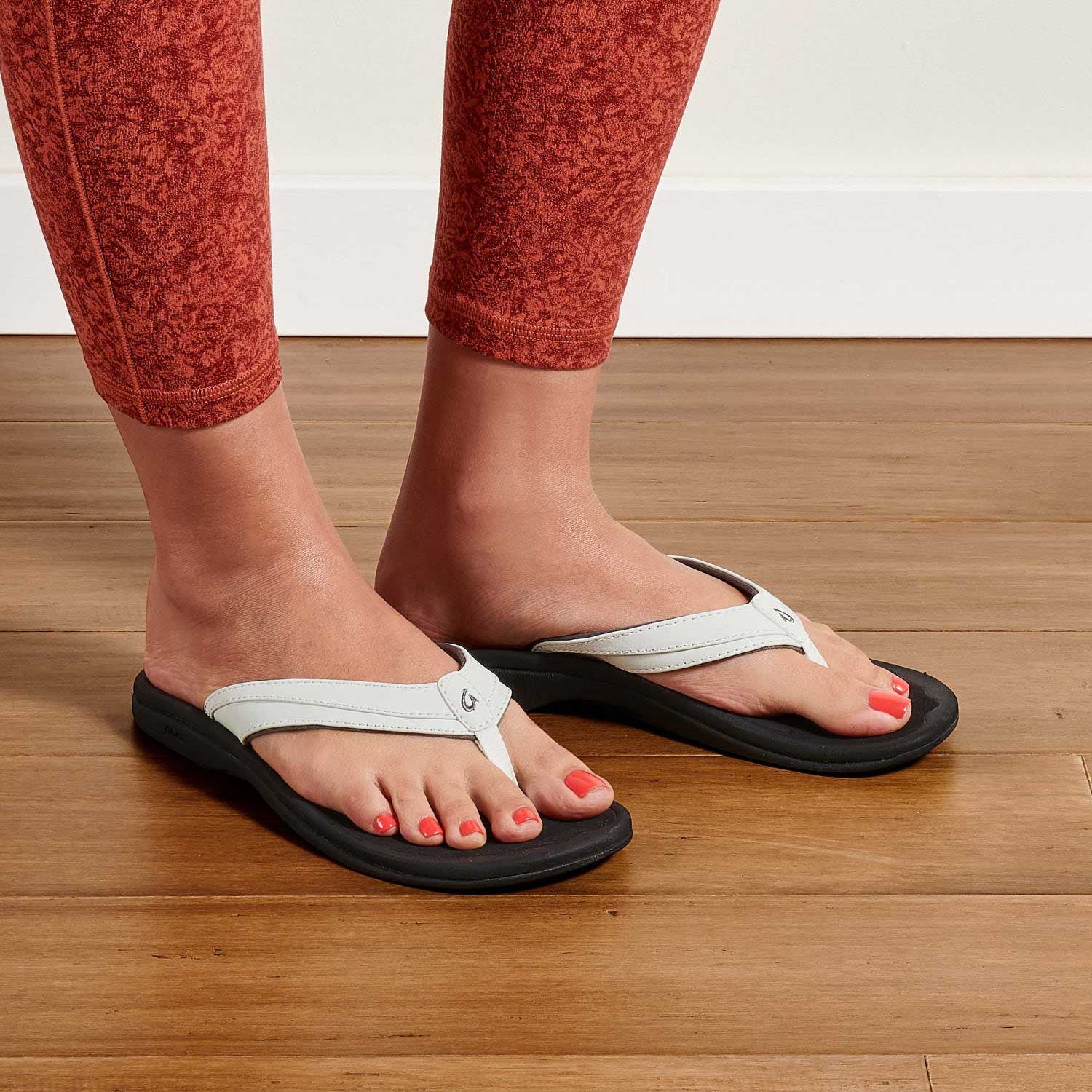 Olukai Ohana Women's Beach Sandals - White / Black - BeachToBlvd