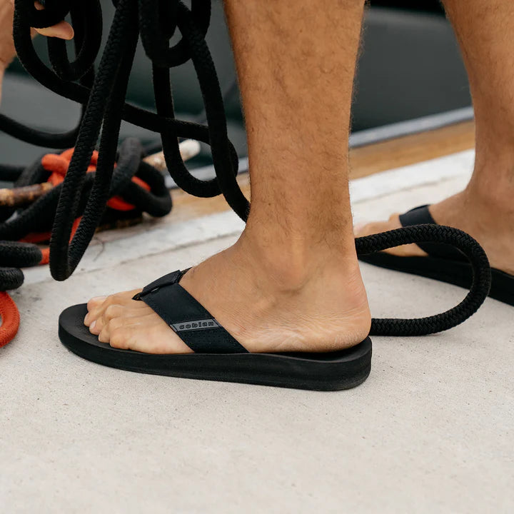 Cobian Men's Arv 2 Sandal - BeachToBlvd