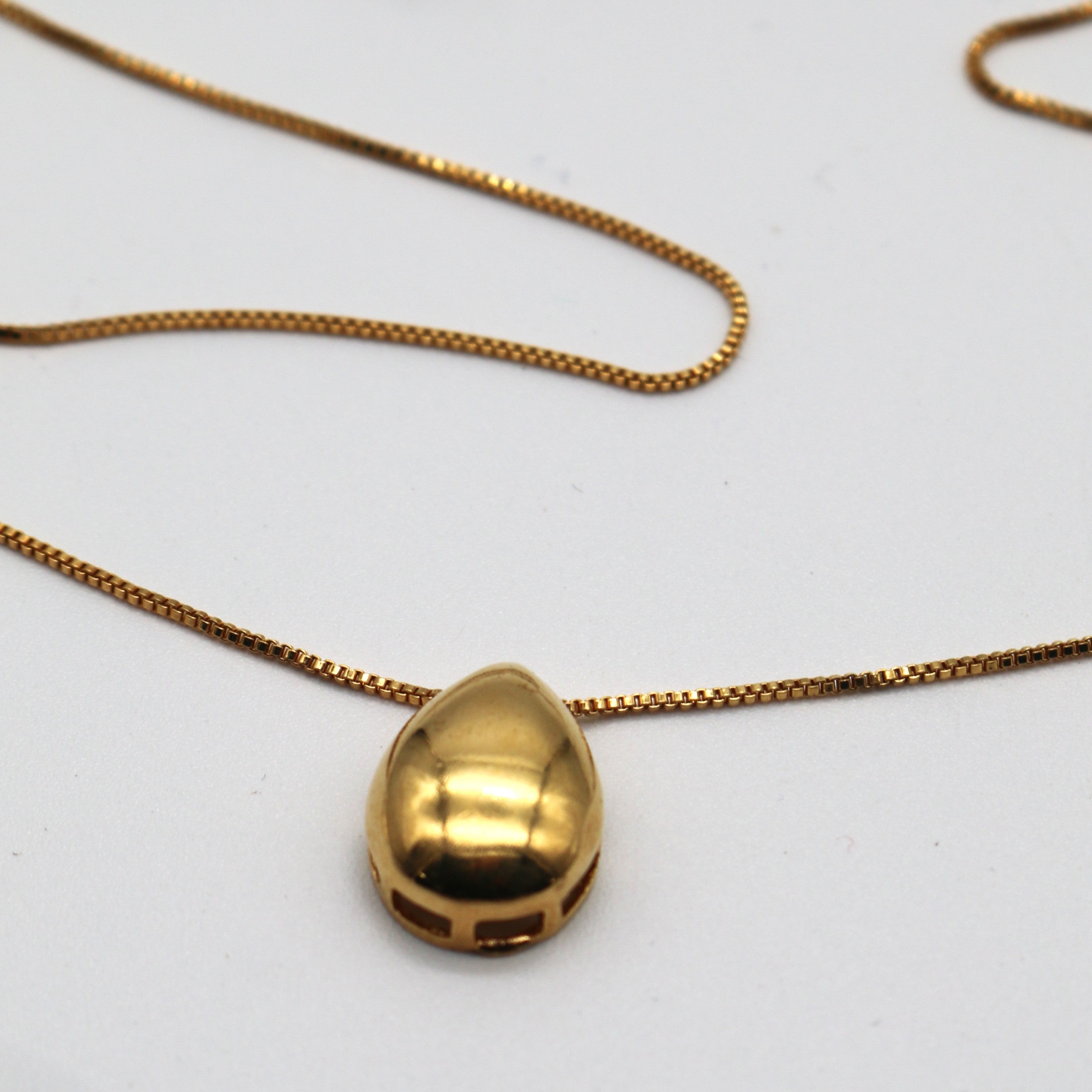 Sahira Raindrop Necklace Gold