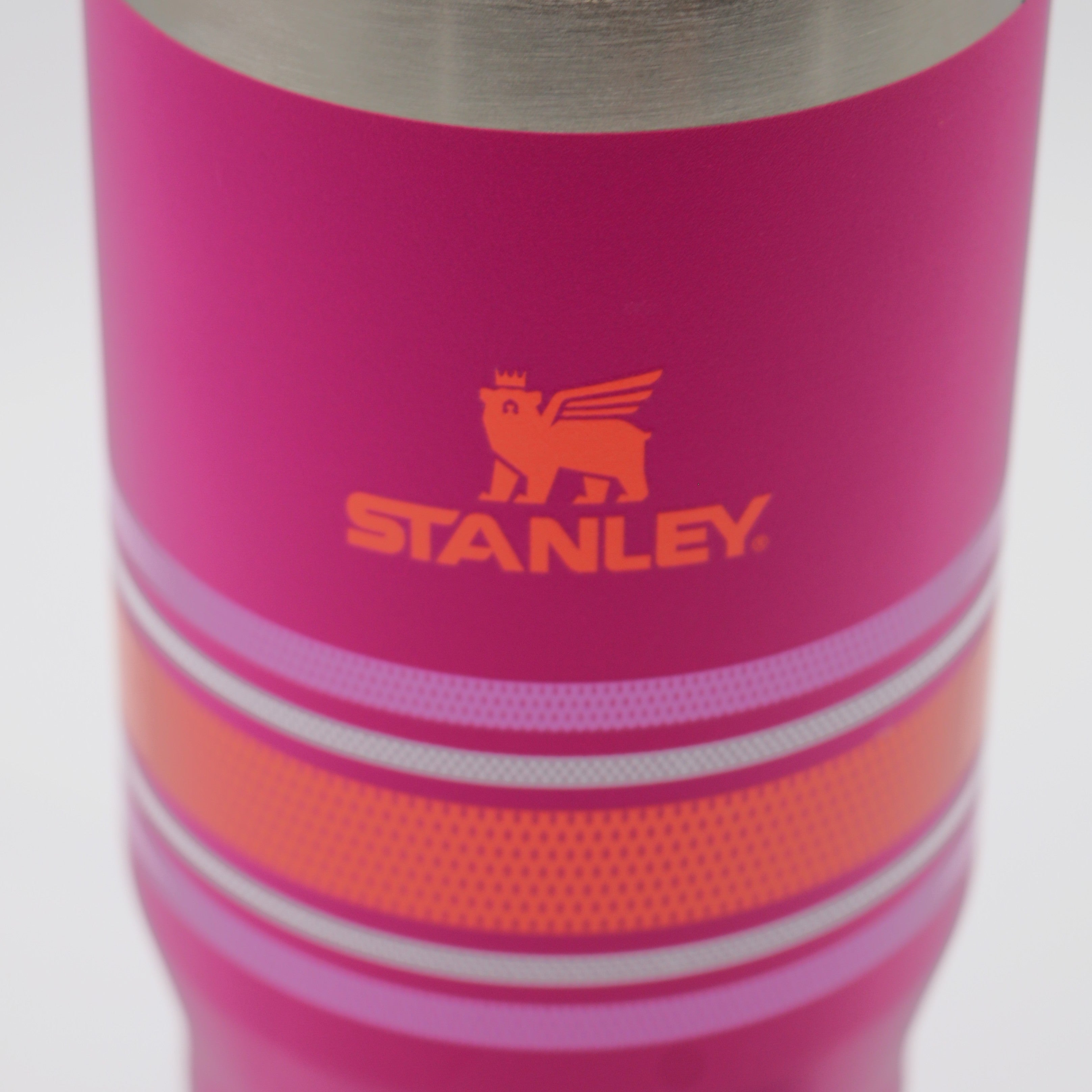 Stanley The Varsity Iceflow Flip Straw Tumbler 30 oz - Fuchsia Mesh - BeachToBlvd