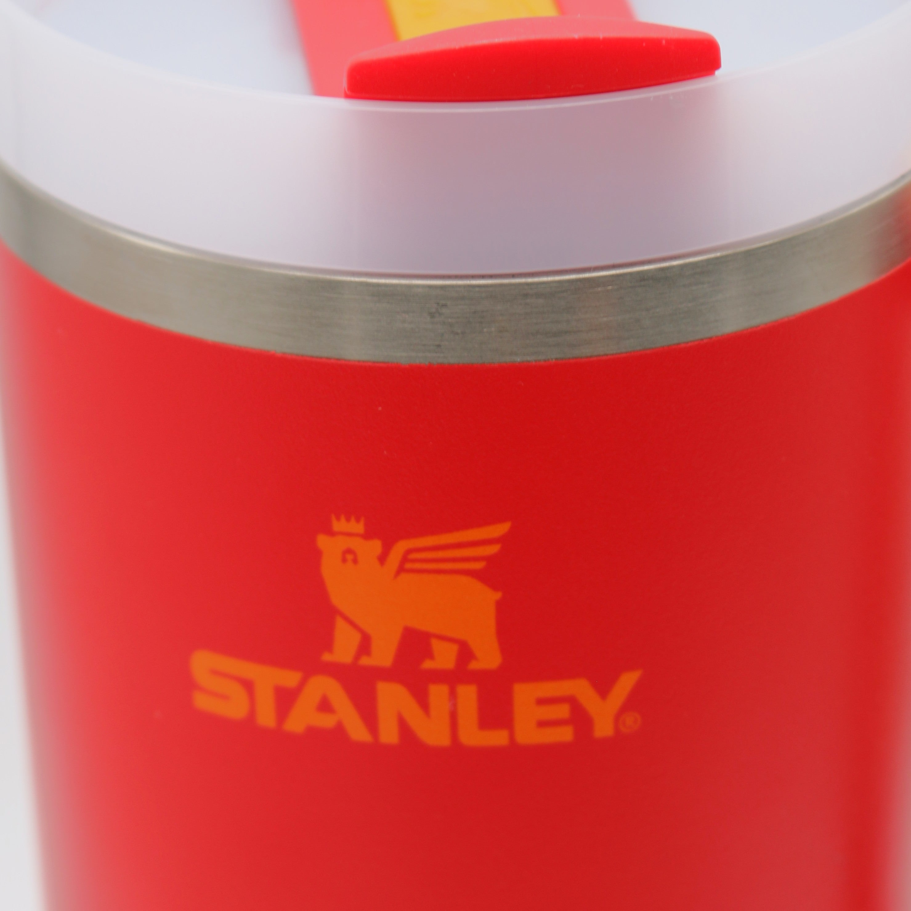 Stanley The Quencher H2.0 Flowstate Tumbler - Chili Red 40 Ounces - BeachToBlvd