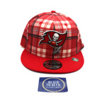New Era Tampa Bay Buccaneers 9FIFTY 950 Sideline Statement Plaid Snapback Hat
