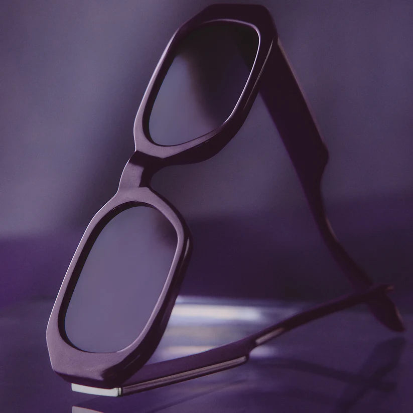 QUAY Hyped Up Sunglasses - Amethyst/Dark Amethyst
